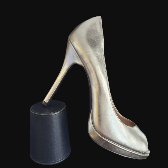 BCBGeneration Silver Metallic Peep-Toe 4.5 in Heel Pumps Sz 9.5 NWOT - Picture 6 of 9
